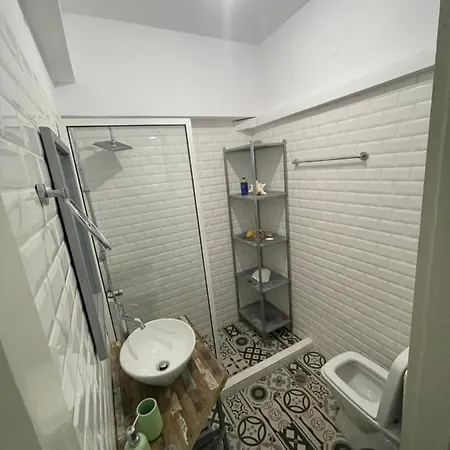 Akti Posidonos 3 *