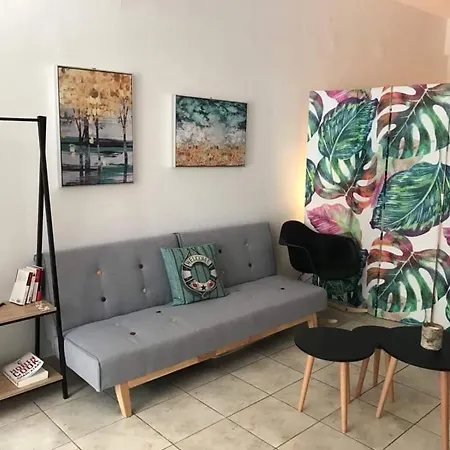 Akti Posidonos 3 *